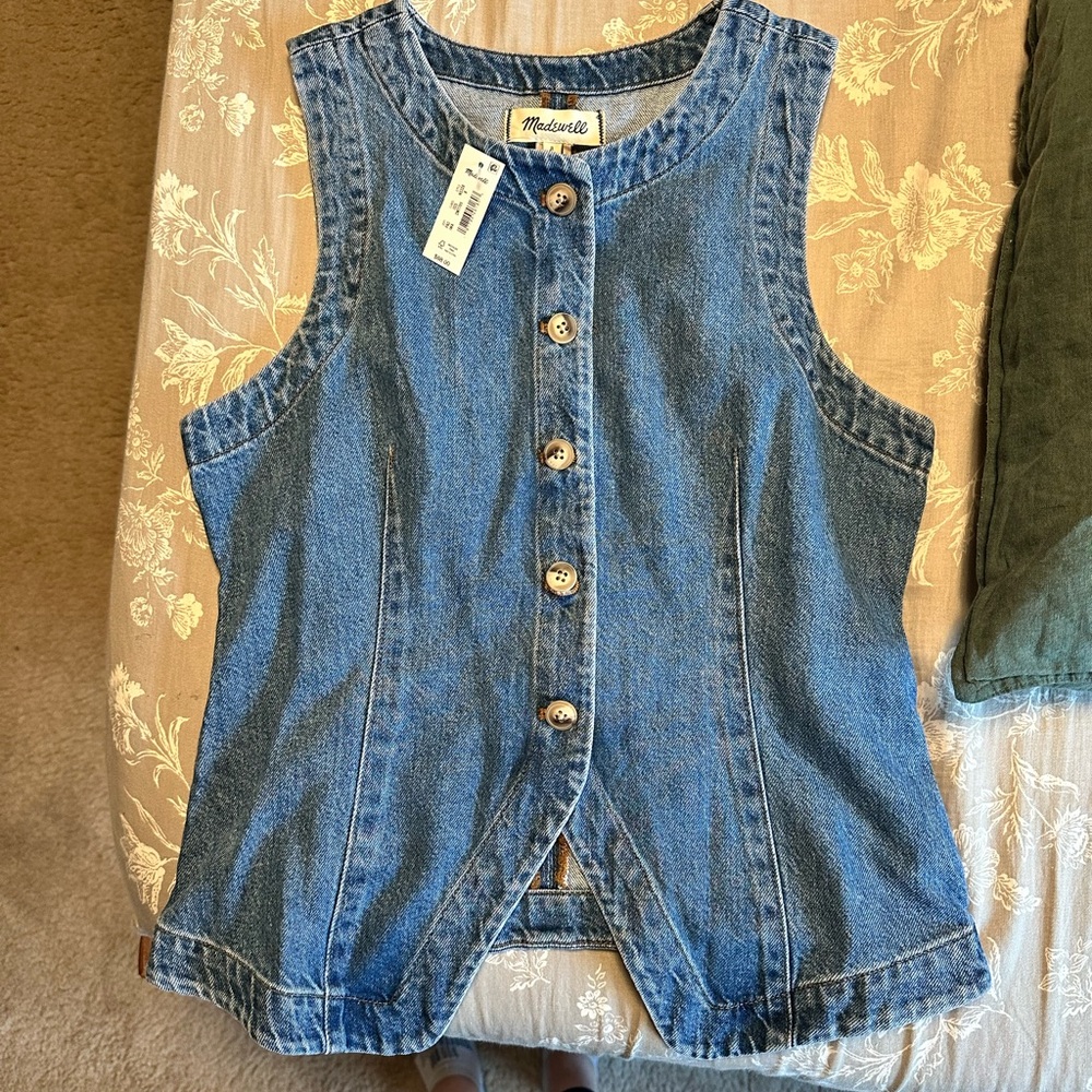 Madewell Denim Crewneck Vest in Java Wash.  Sold out piece. Size 8